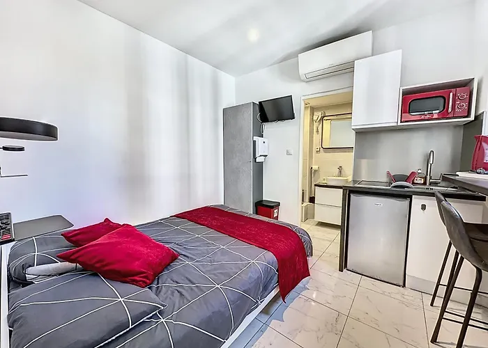 4 sTUDIOS DANS LE MEME IMMEUBLE