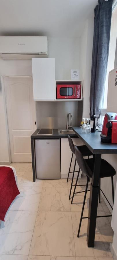 4 Dans Le Meme Immeuble Apartamento Cannes
