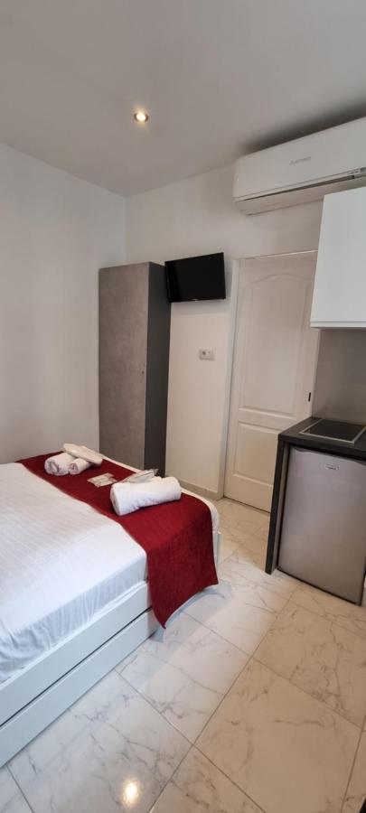 4 Dans Le Meme Immeuble Apartamento