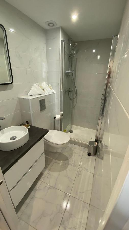 Apartamento 4 Dans Le Meme Immeuble