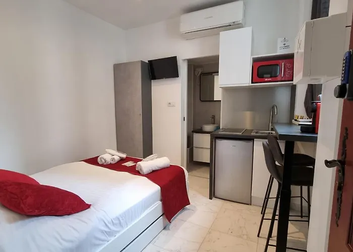 4 sTUDIOS DANS LE MEME IMMEUBLE