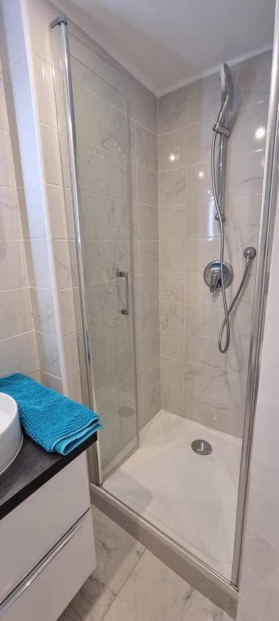 4 Dans Le Meme Immeuble Appartement *