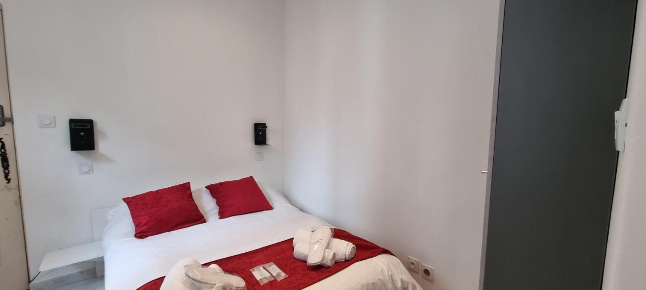 4 Dans Le Meme Immeuble Cannes